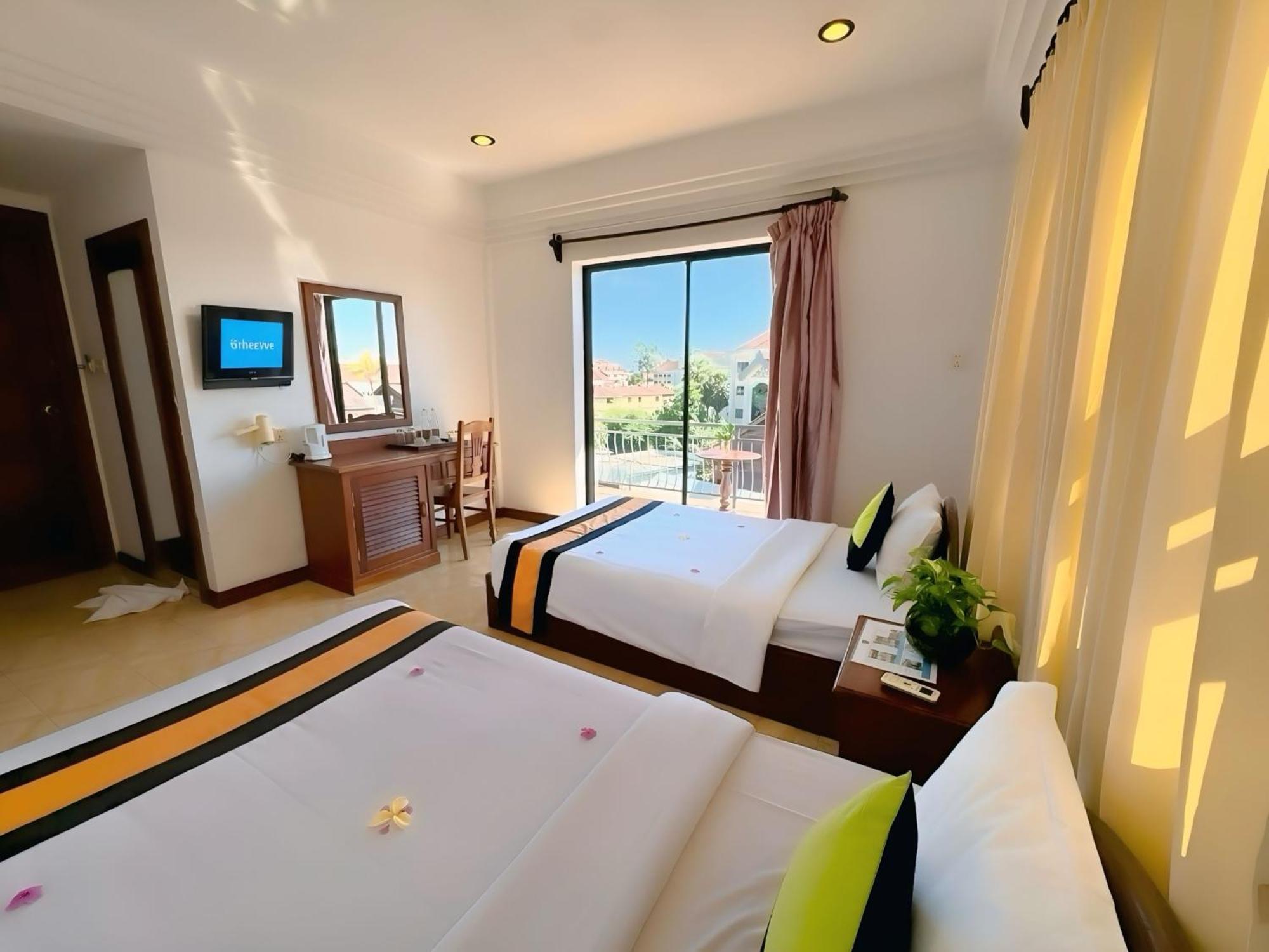 Vplus Hotel Siem Reap Exterior photo